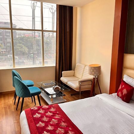 Hotel Oyster Pearl I Near Medanta Hospital I Sec-39 I Gurgaon Extérieur photo