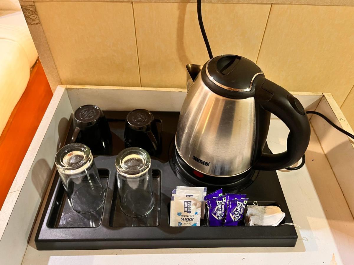 Hotel Oyster Pearl I Near Medanta Hospital I Sec-39 I Gurgaon Extérieur photo