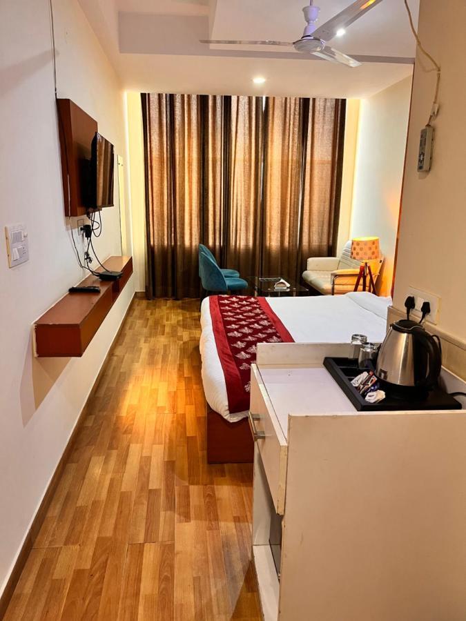 Hotel Oyster Pearl I Near Medanta Hospital I Sec-39 I Gurgaon Extérieur photo