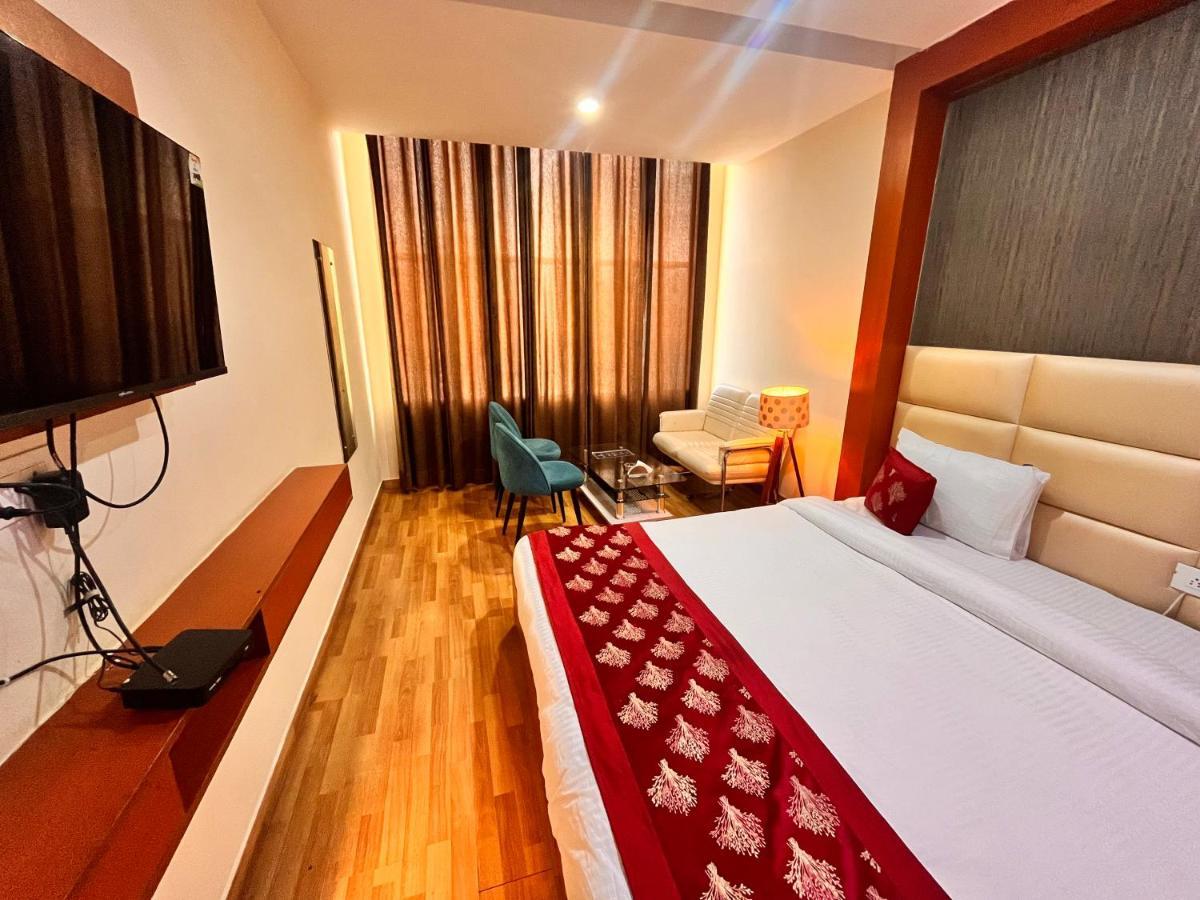 Hotel Oyster Pearl I Near Medanta Hospital I Sec-39 I Gurgaon Extérieur photo
