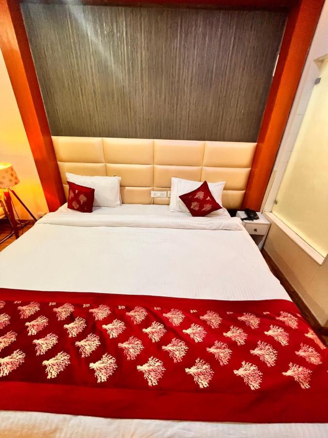 Hotel Oyster Pearl I Near Medanta Hospital I Sec-39 I Gurgaon Extérieur photo