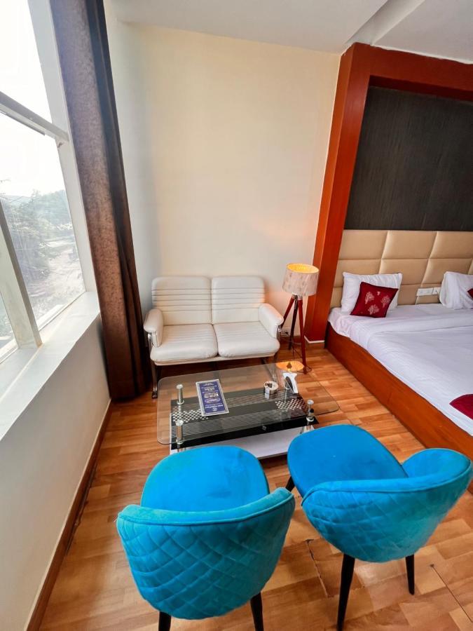 Hotel Oyster Pearl I Near Medanta Hospital I Sec-39 I Gurgaon Extérieur photo