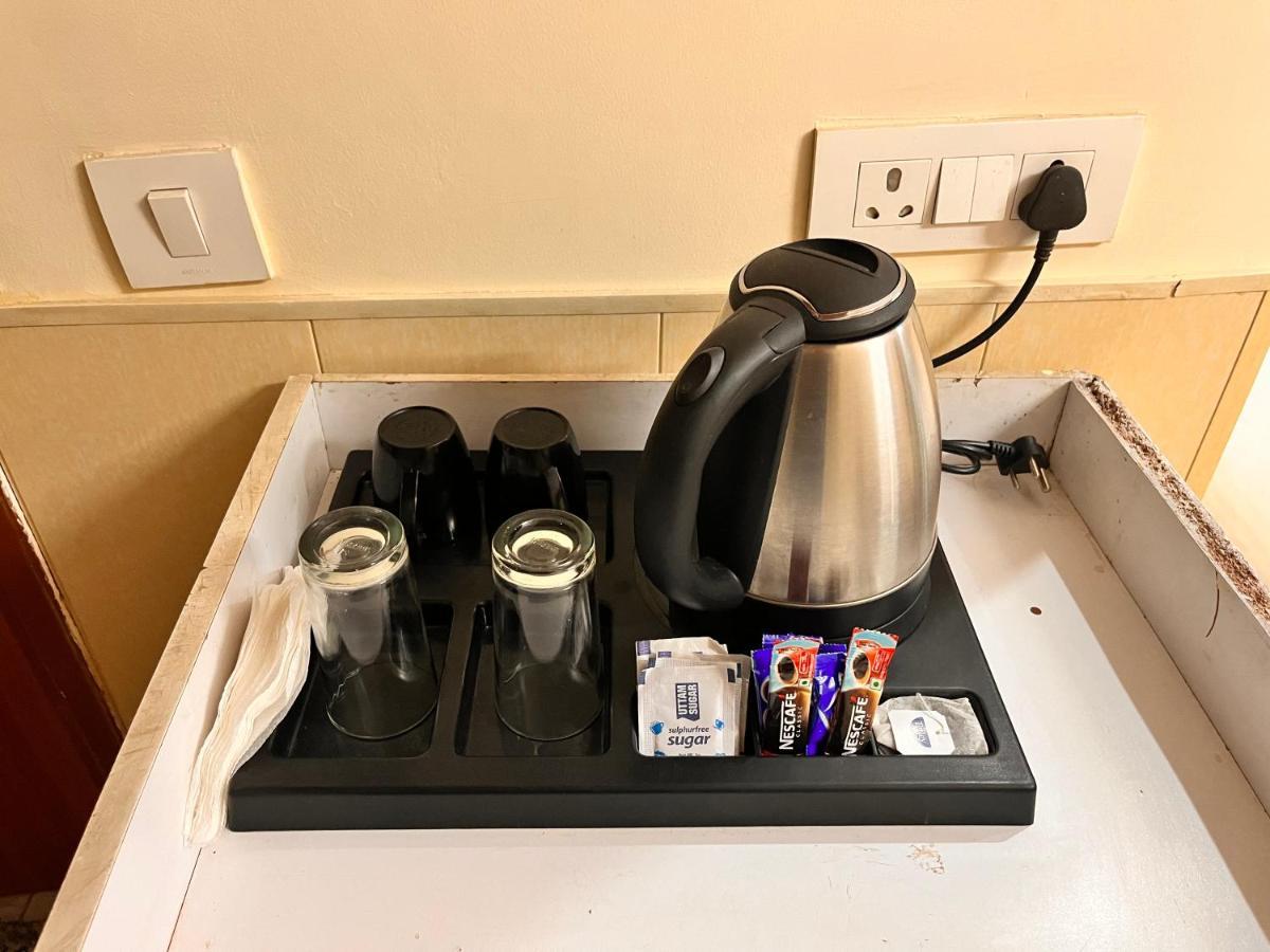 Hotel Oyster Pearl I Near Medanta Hospital I Sec-39 I Gurgaon Extérieur photo