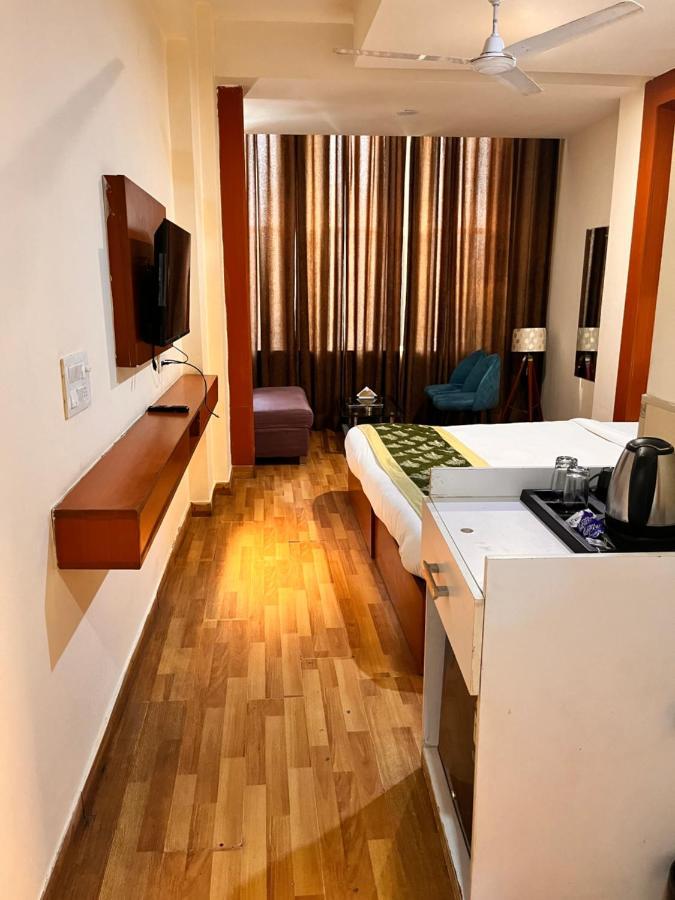 Hotel Oyster Pearl I Near Medanta Hospital I Sec-39 I Gurgaon Extérieur photo