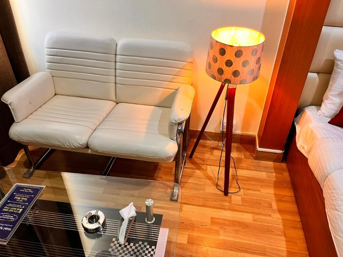 Hotel Oyster Pearl I Near Medanta Hospital I Sec-39 I Gurgaon Extérieur photo
