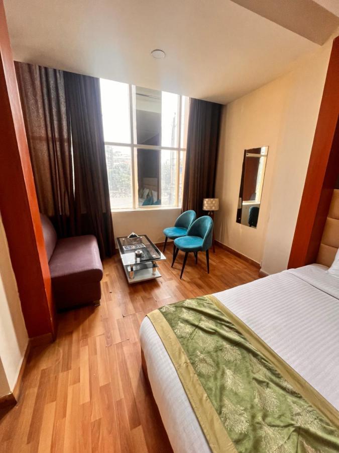 Hotel Oyster Pearl I Near Medanta Hospital I Sec-39 I Gurgaon Extérieur photo
