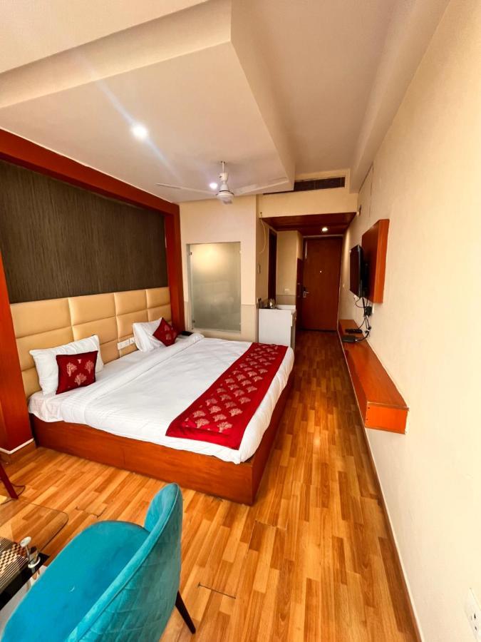 Hotel Oyster Pearl I Near Medanta Hospital I Sec-39 I Gurgaon Extérieur photo