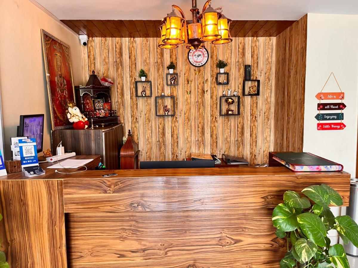 Hotel Oyster Pearl I Near Medanta Hospital I Sec-39 I Gurgaon Extérieur photo