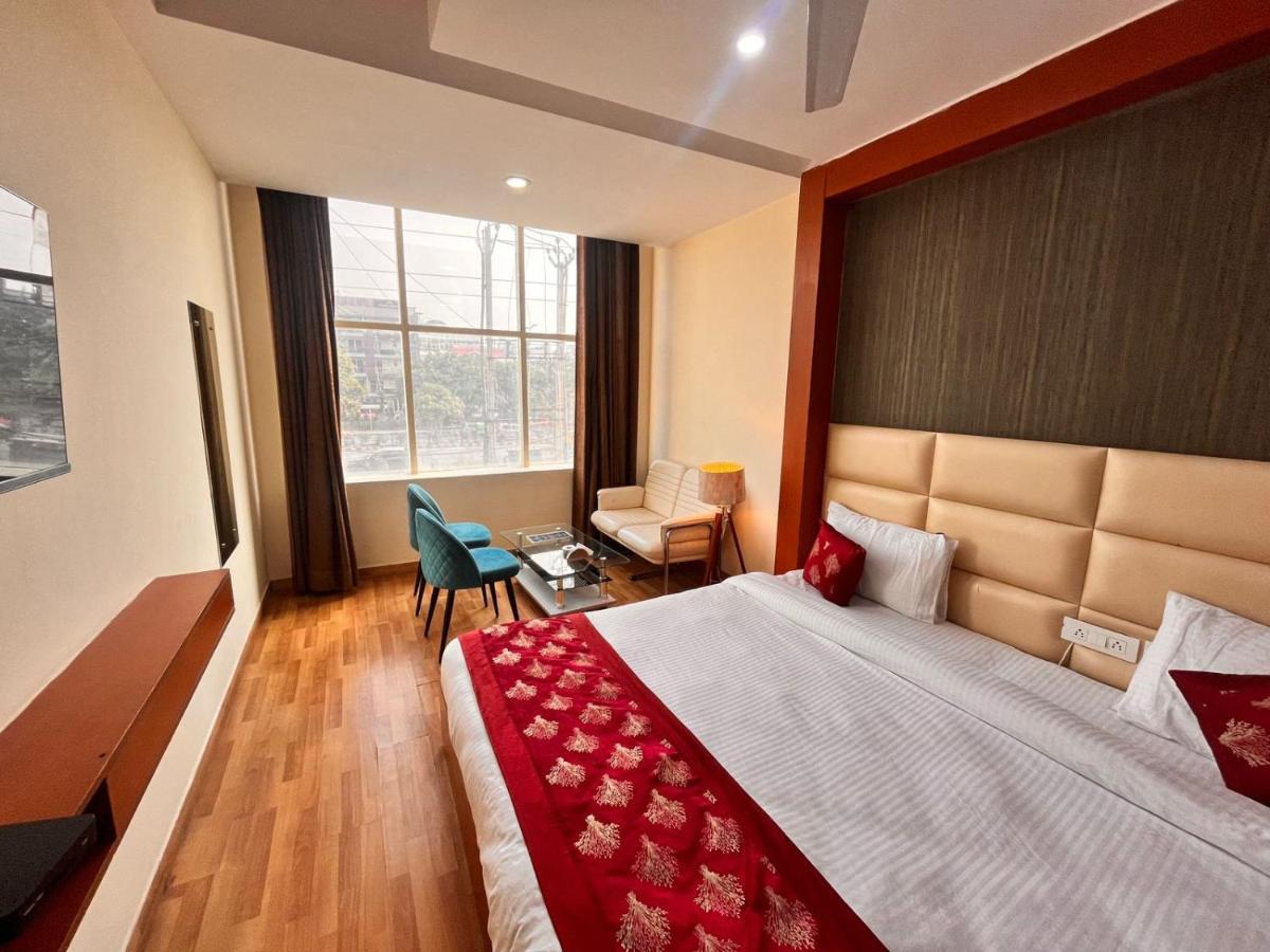 Hotel Oyster Pearl I Near Medanta Hospital I Sec-39 I Gurgaon Extérieur photo