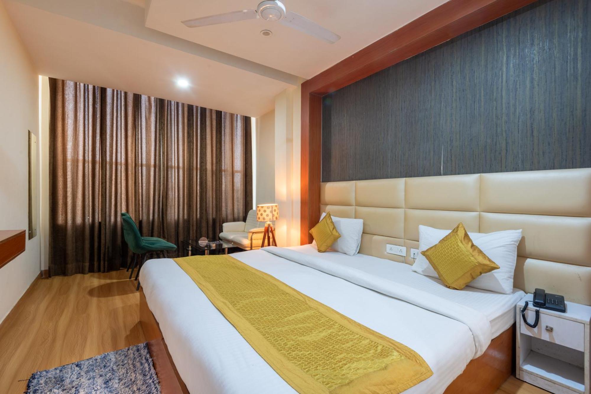 Hotel Oyster Pearl I Near Medanta Hospital I Sec-39 I Gurgaon Extérieur photo