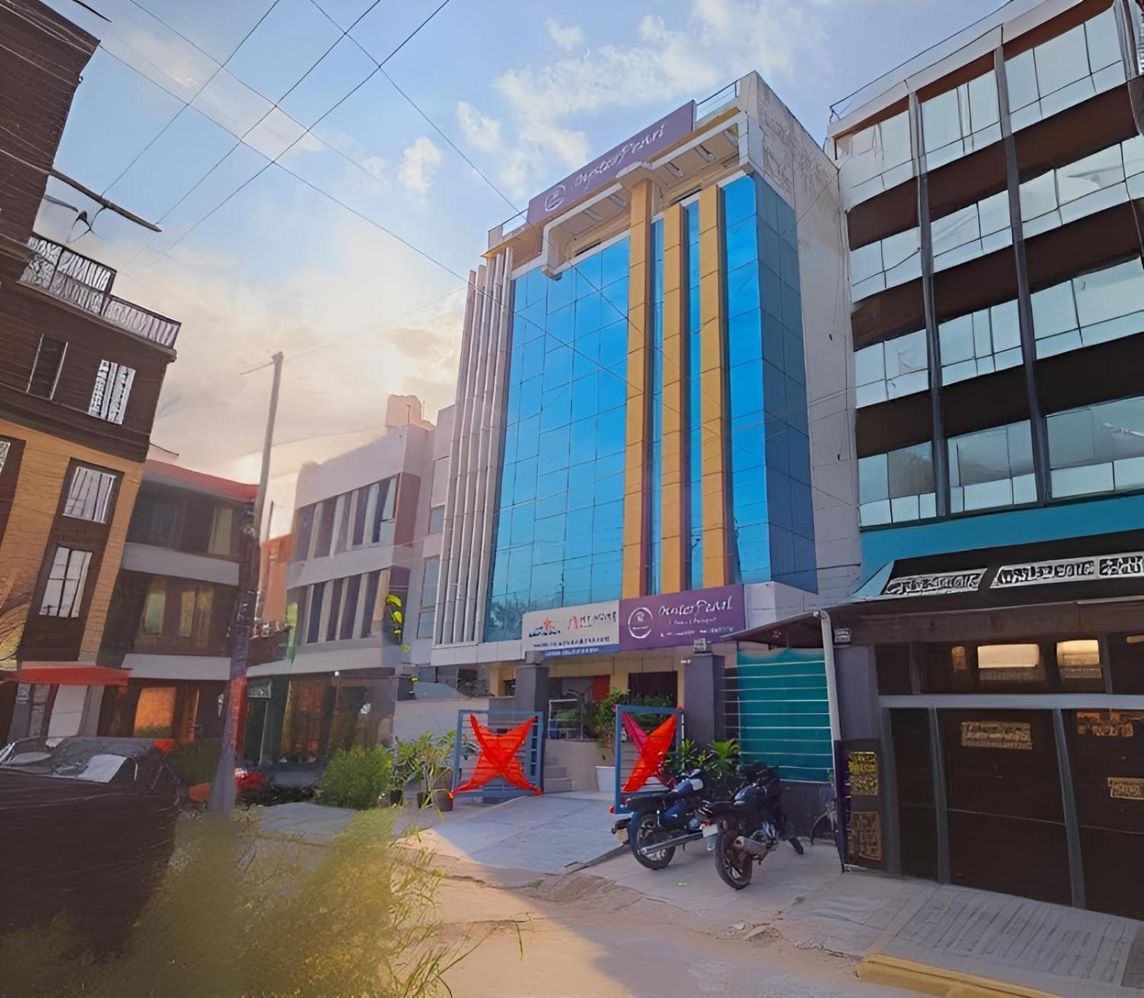 Hotel Oyster Pearl I Near Medanta Hospital I Sec-39 I Gurgaon Extérieur photo