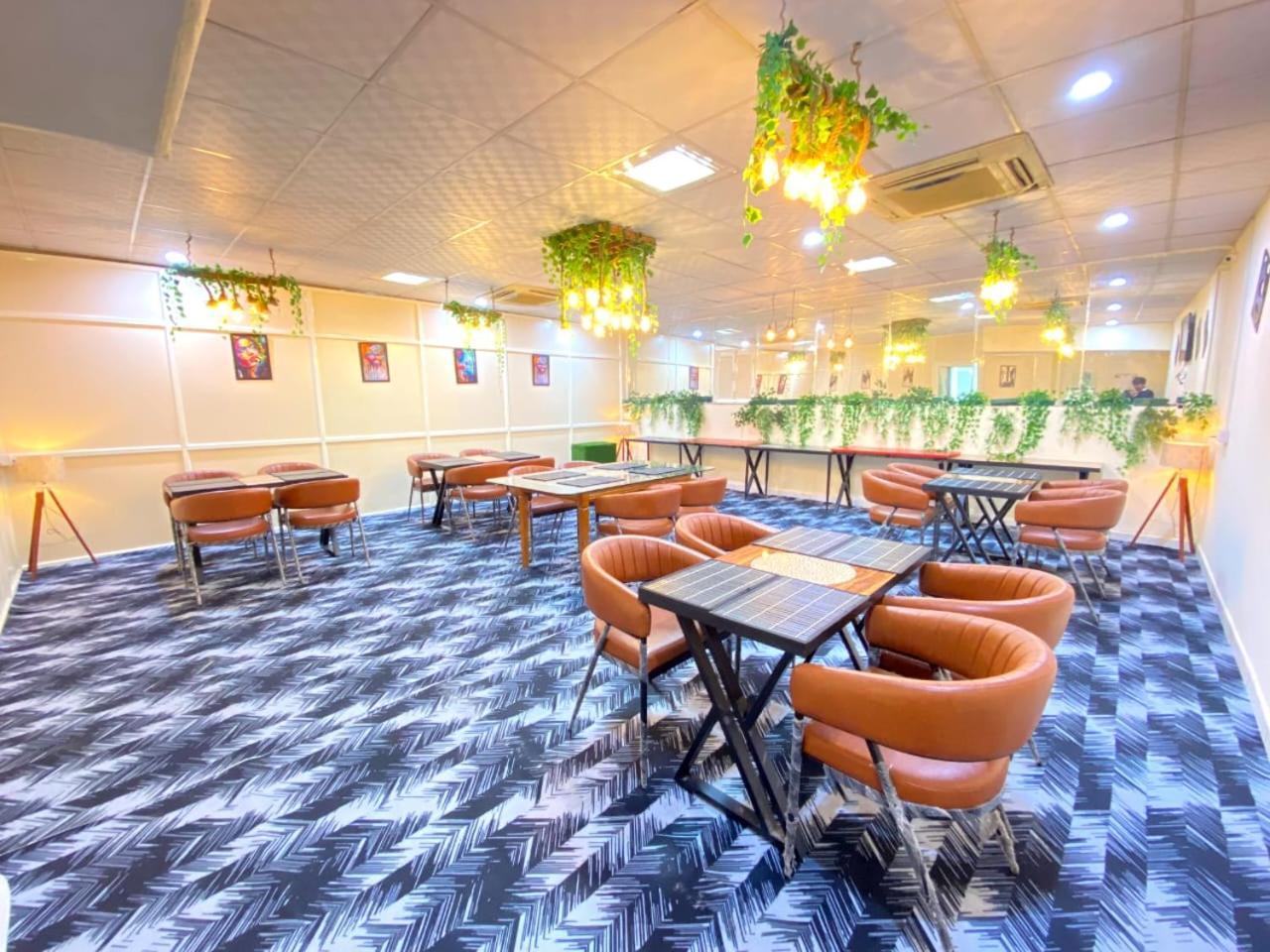 Hotel Oyster Pearl I Near Medanta Hospital I Sec-39 I Gurgaon Extérieur photo