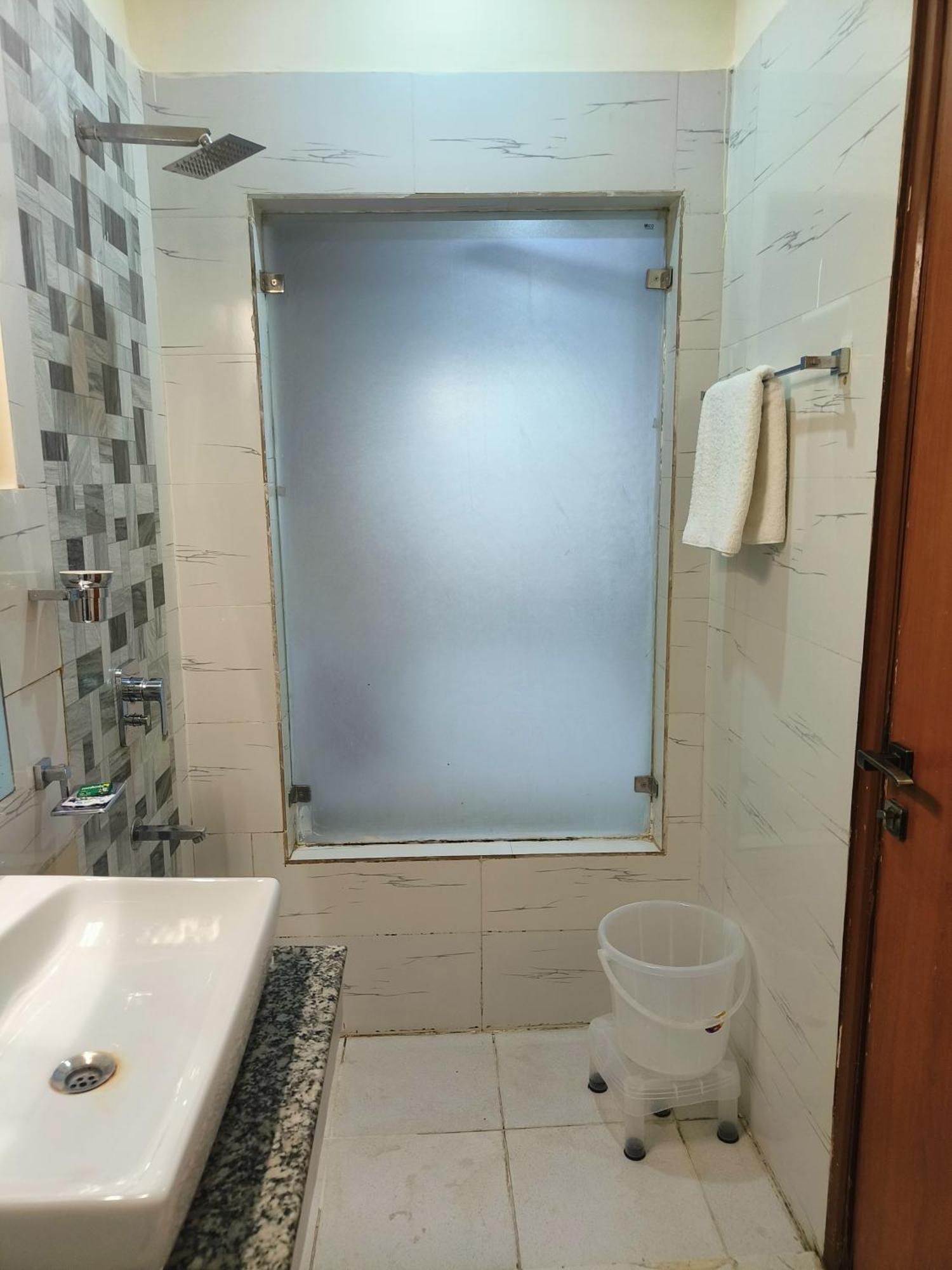 Hotel Oyster Pearl I Near Medanta Hospital I Sec-39 I Gurgaon Extérieur photo