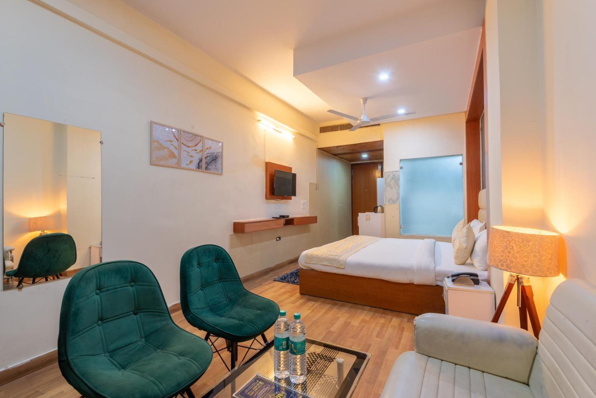 Hotel Oyster Pearl I Near Medanta Hospital I Sec-39 I Gurgaon Extérieur photo
