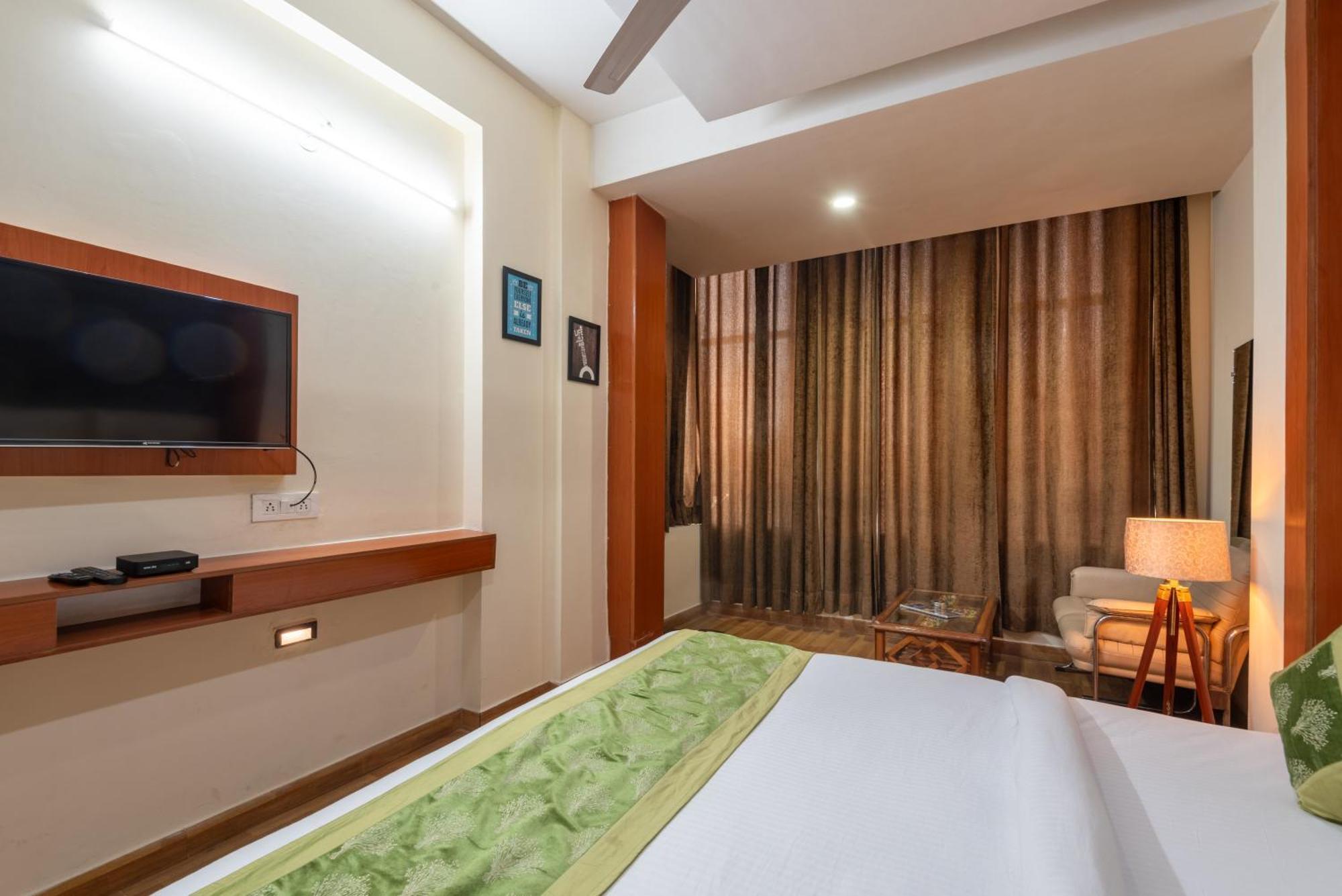 Hotel Oyster Pearl I Near Medanta Hospital I Sec-39 I Gurgaon Extérieur photo