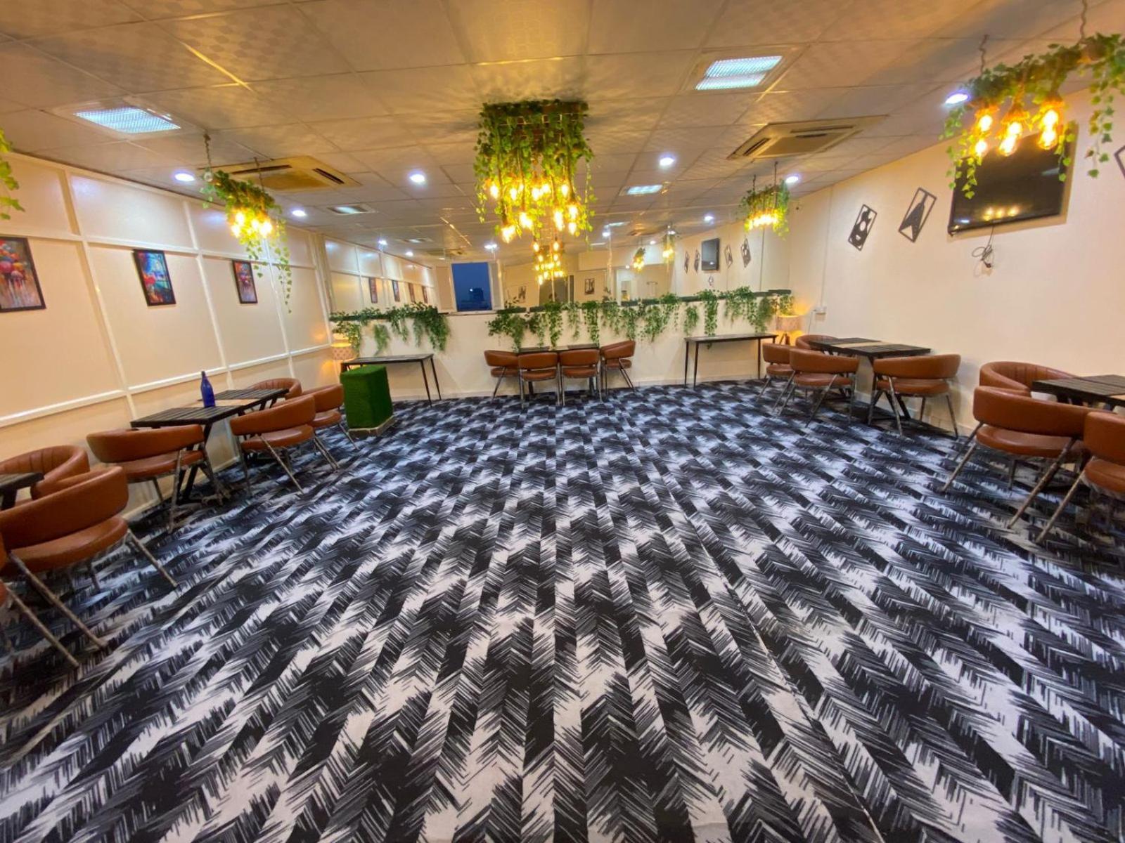 Hotel Oyster Pearl I Near Medanta Hospital I Sec-39 I Gurgaon Extérieur photo