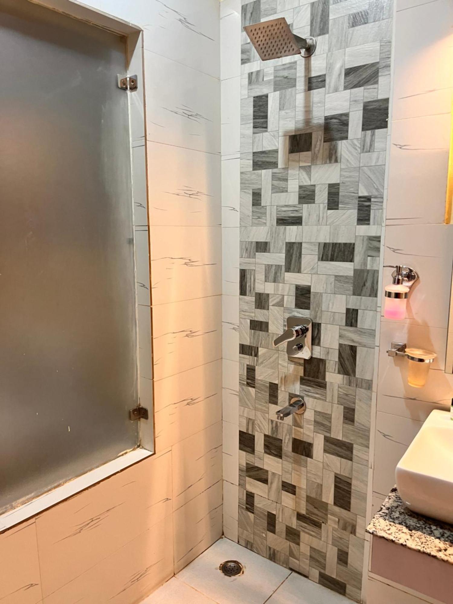 Hotel Oyster Pearl I Near Medanta Hospital I Sec-39 I Gurgaon Extérieur photo
