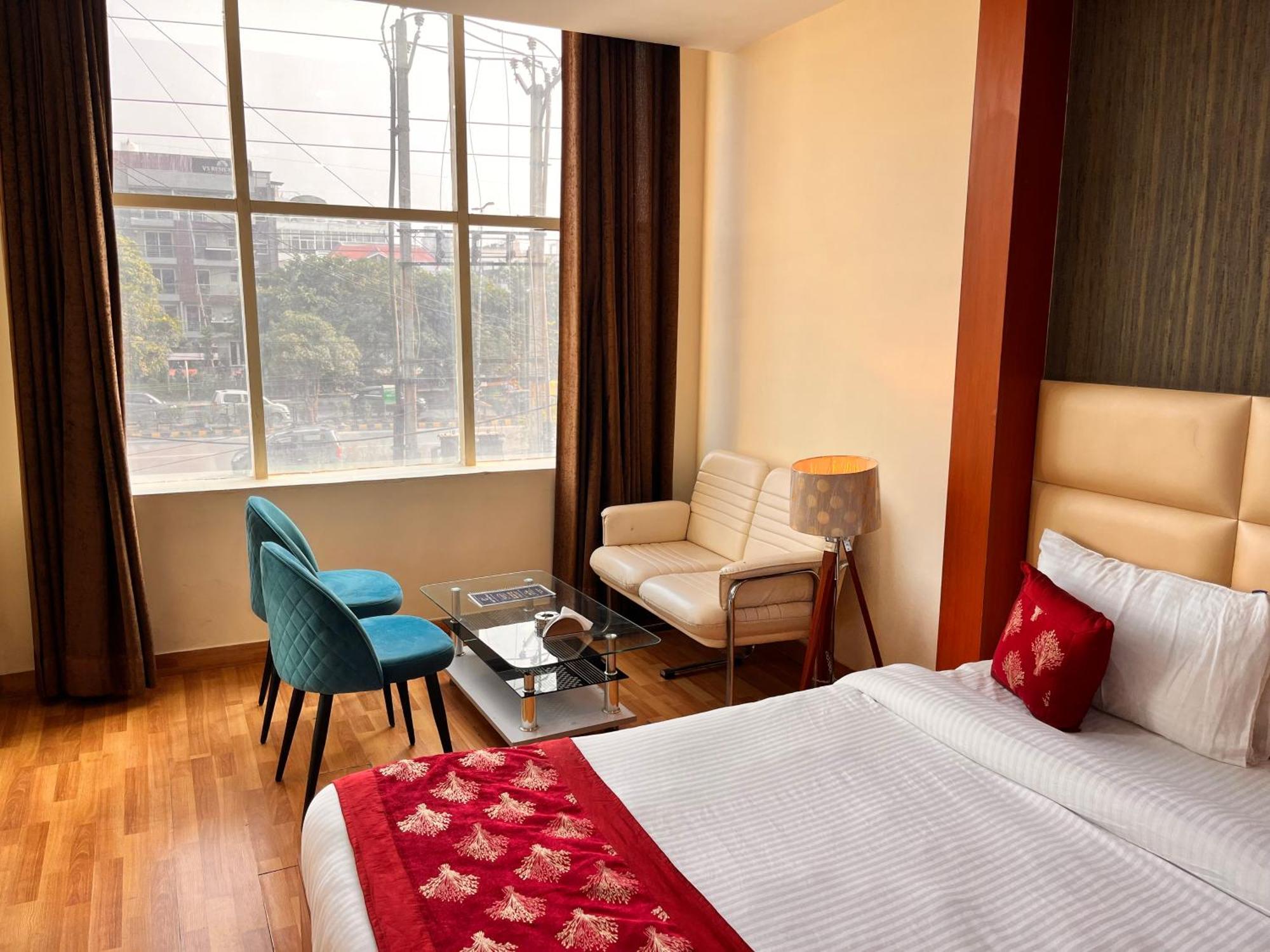Hotel Oyster Pearl I Near Medanta Hospital I Sec-39 I Gurgaon Extérieur photo