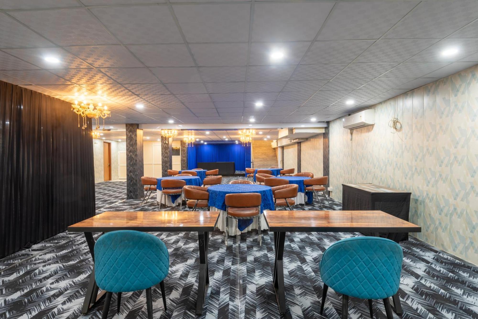 Hotel Oyster Pearl I Near Medanta Hospital I Sec-39 I Gurgaon Extérieur photo